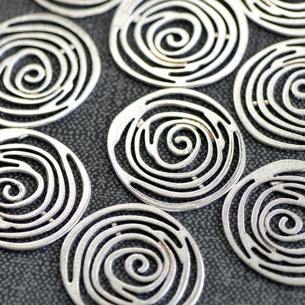 подвеска металлическая "вортекс", цвет античное серебро, 40x38x2 мм