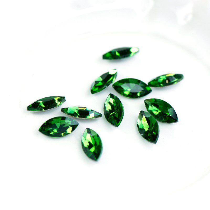 кабошон стекло кристалл, navette, цвет emerald, 12х6 мм