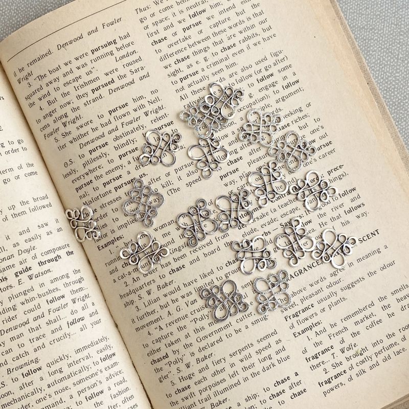 коннектор "контур", цвет античное серебро, 22x18.5x1 мм