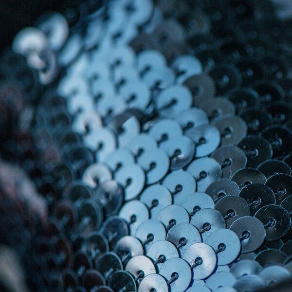 пайетки на нити, цвет черный, диаметр 6 мм