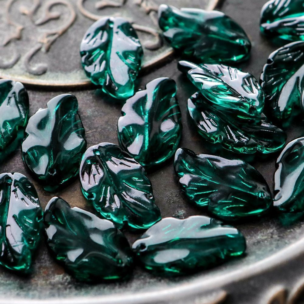 подвеска стеклянная "листик", цвет изумрудный, 28x17x3.5 мм