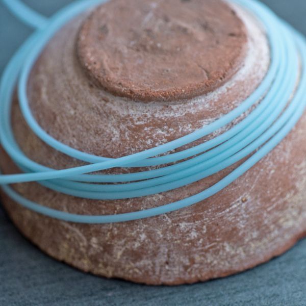 шнур резиновый, с отверстием, цвет голубой неон, 2 мм