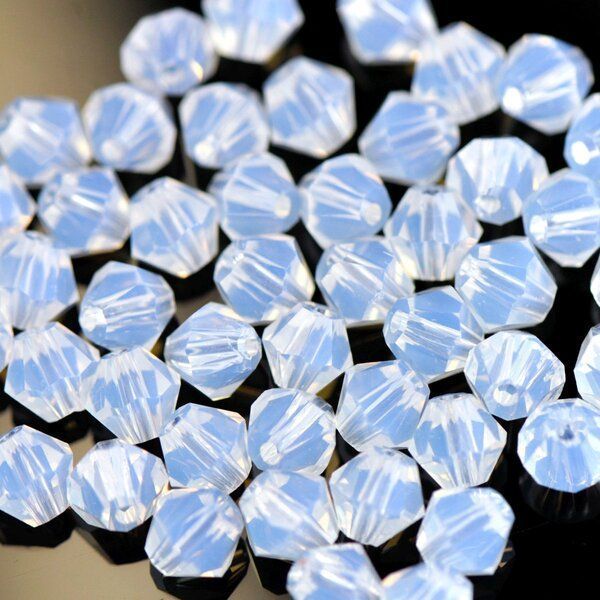 бусина, стекло биконус 6, цвет опаловый, 6 мм