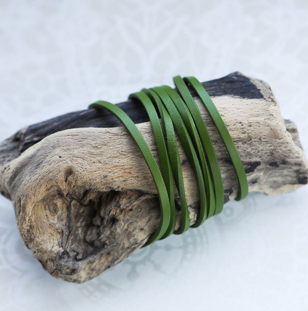 шнур кожаный, плоский, цвет зеленый киви, 3х2 мм