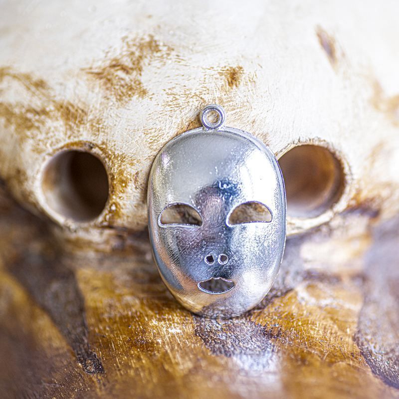 подвеска металлическая "маска", цвет платина, 39х25х3 мм