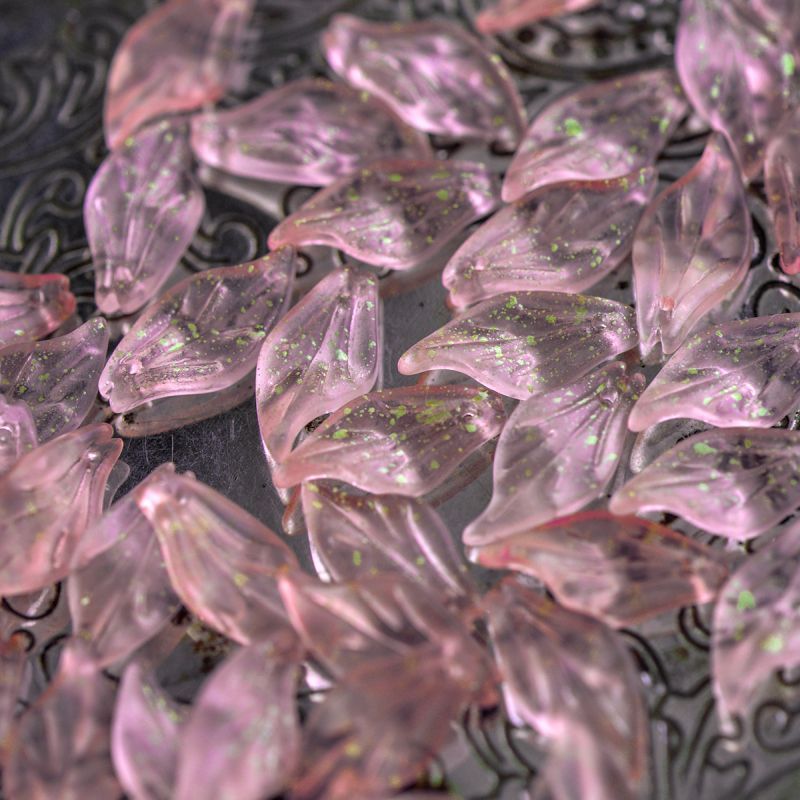 подвеска стеклянная "лепесток лилии", цвет розовый/золотистый, 20x9.5x3 мм