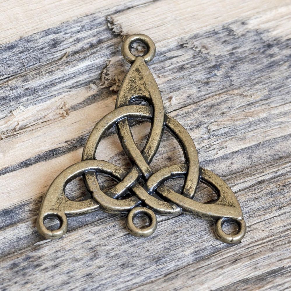 коннектор "трискеле", цвет античное серебро, 28.5x25x2 мм