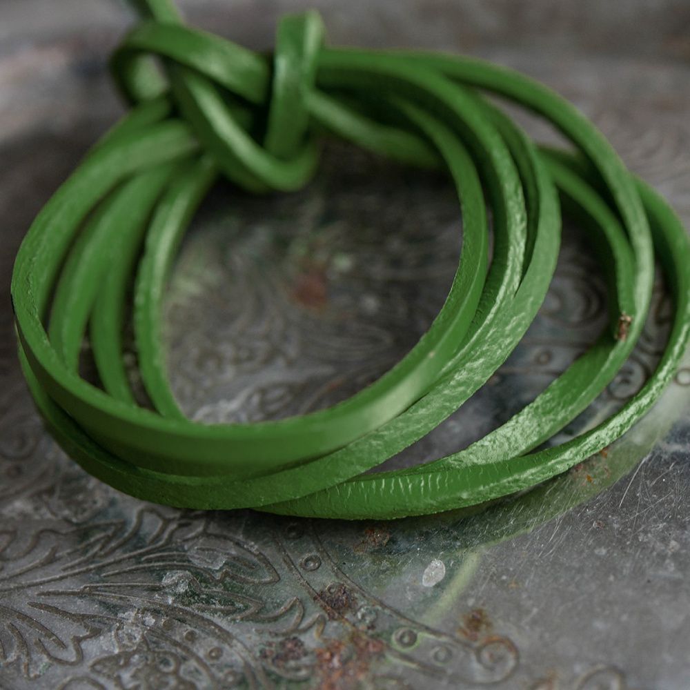 шнур кожаный, плоский, цвет зеленый киви, 3х2 мм
