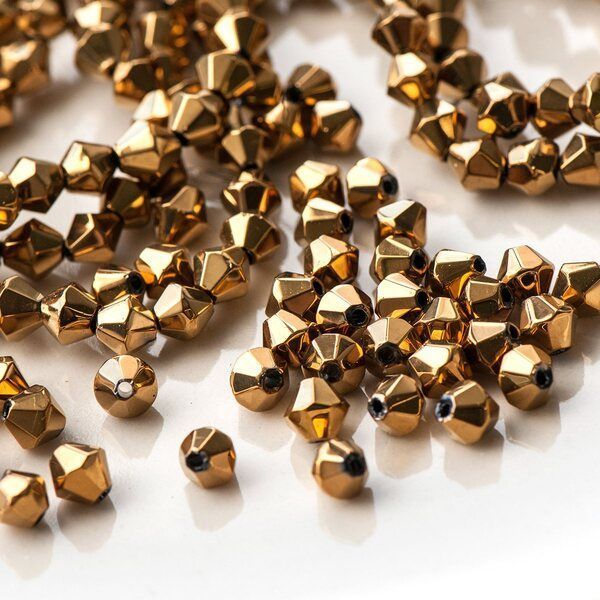 бусина, стекло биконус 6, цвет золотой, 6 мм