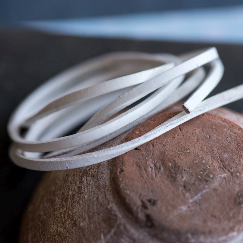 шнур кожаный, плоский, цвет белый, 3х2 мм