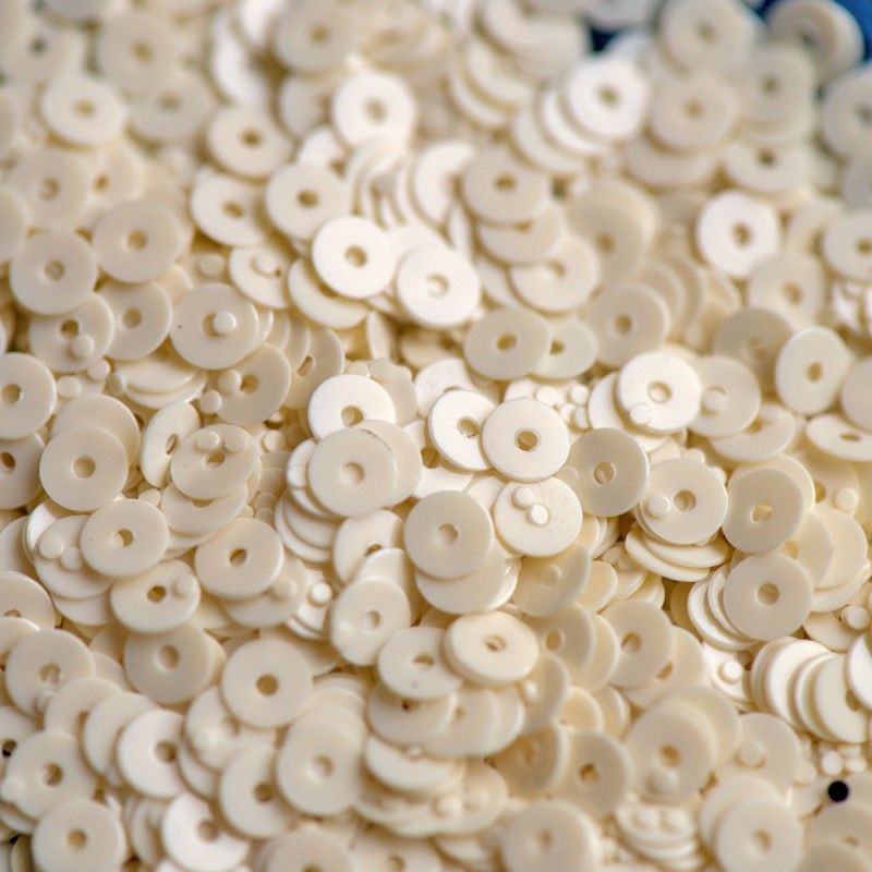 пайетки плоские, сливочный, 4 мм