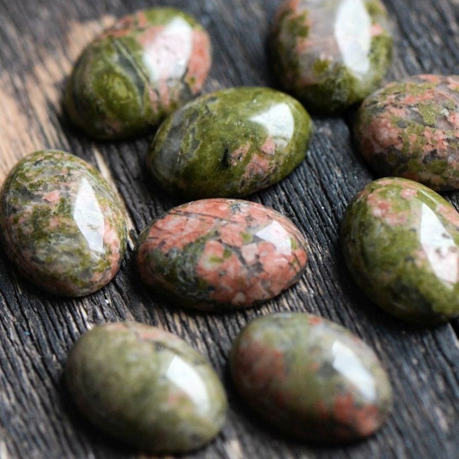 кабошон унакит овальный, цвет зеленый, 18х13х5 мм