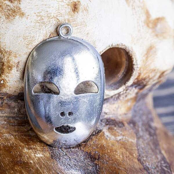 подвеска металлическая "маска", цвет платина, 39х25х3 мм
