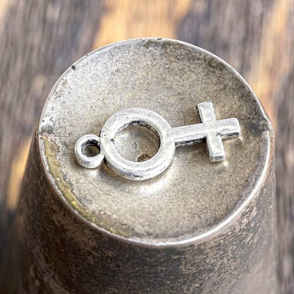 подвеска металлическая "венера", цвет античное серебро, 18x8x1.5 мм