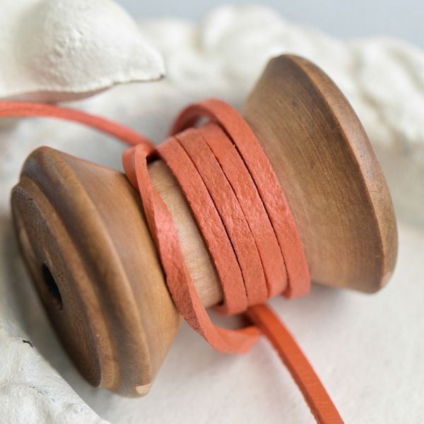 шнур кожаный, плоский, цвет оранжево-красный, 3х2 мм