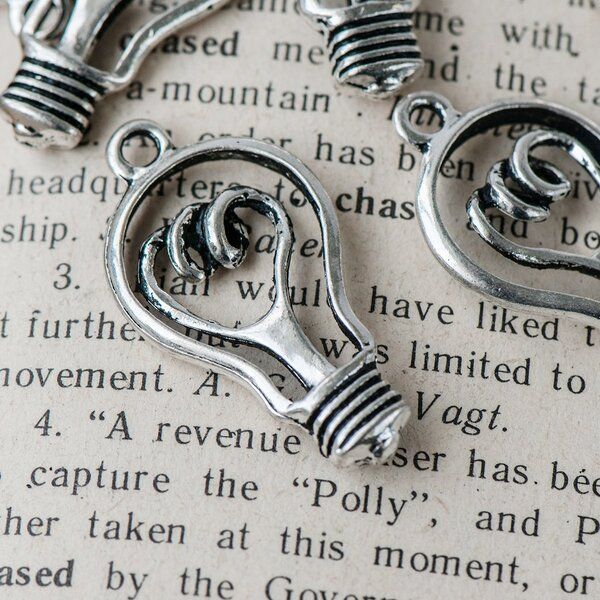 подвеска металлическая "лампочка", цвет античное серебро, 33x17x6 мм