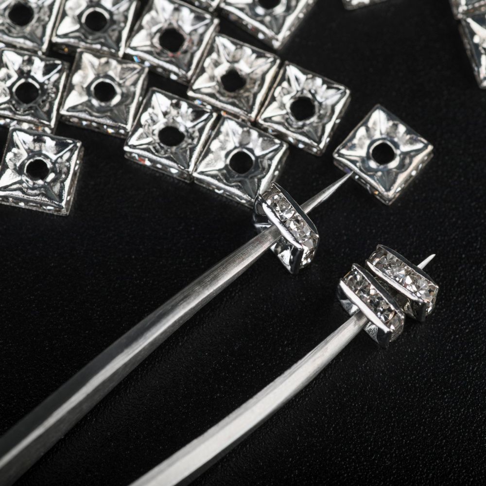 разделитель со стразами, квадрат, цвет платина/cristal, 6х6х3 мм