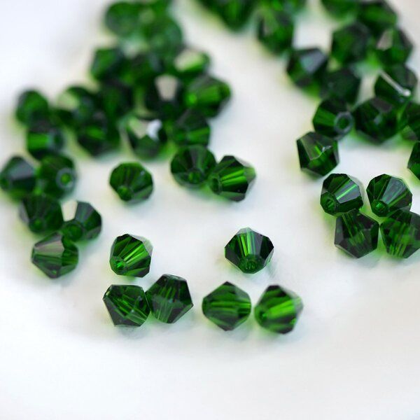 бусина, стекло биконус 6, цвет зеленый, 6 мм