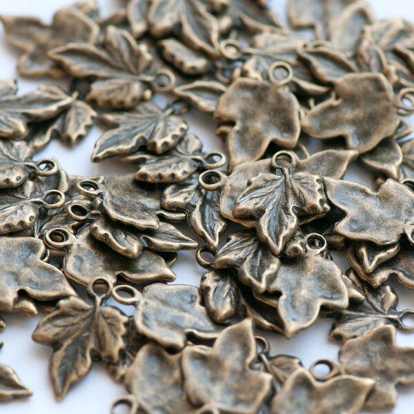 подвеска металлическая "листик", цвет античная бронза, 18х13х2 мм