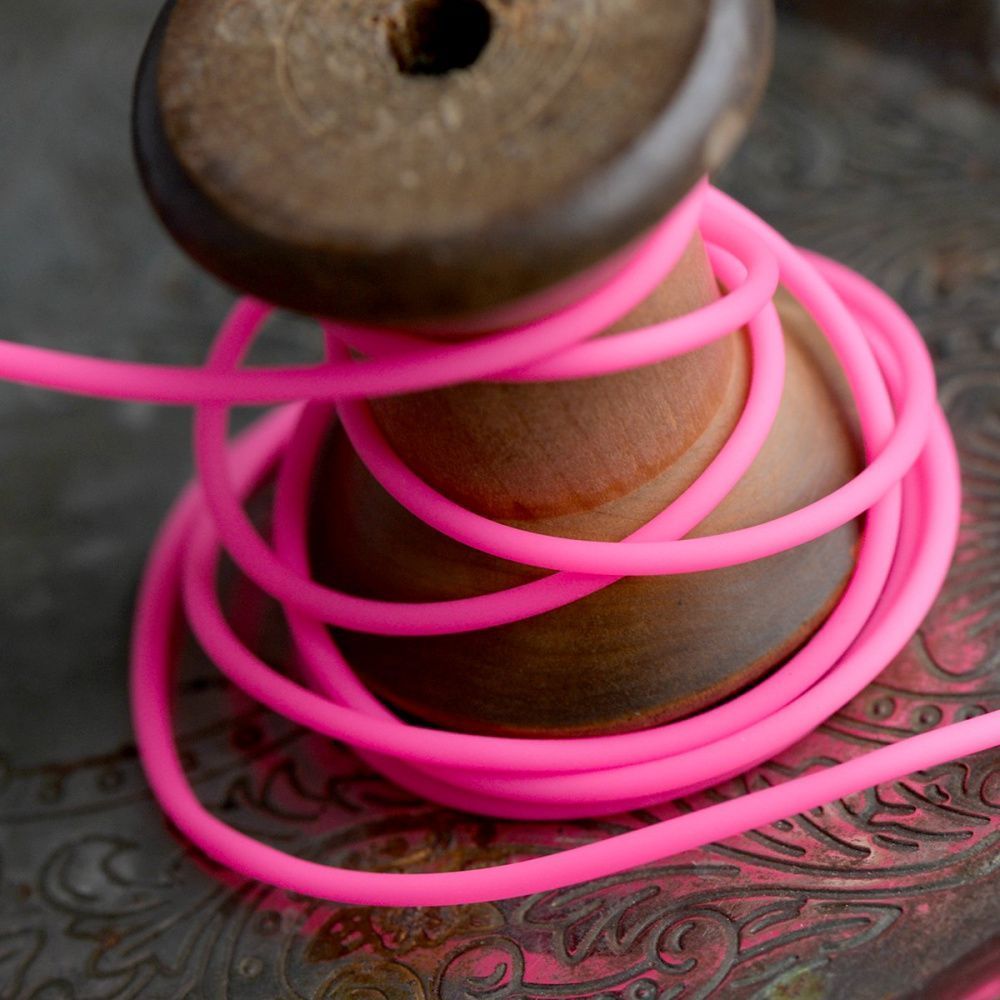 шнур резиновый, с отверстием, цвет розовый неон, 2 мм