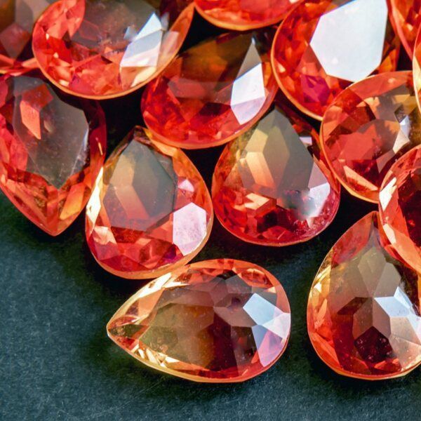 кабошон стекло кристалл, каплевидный, цвет turmaline #6, 18х13 мм