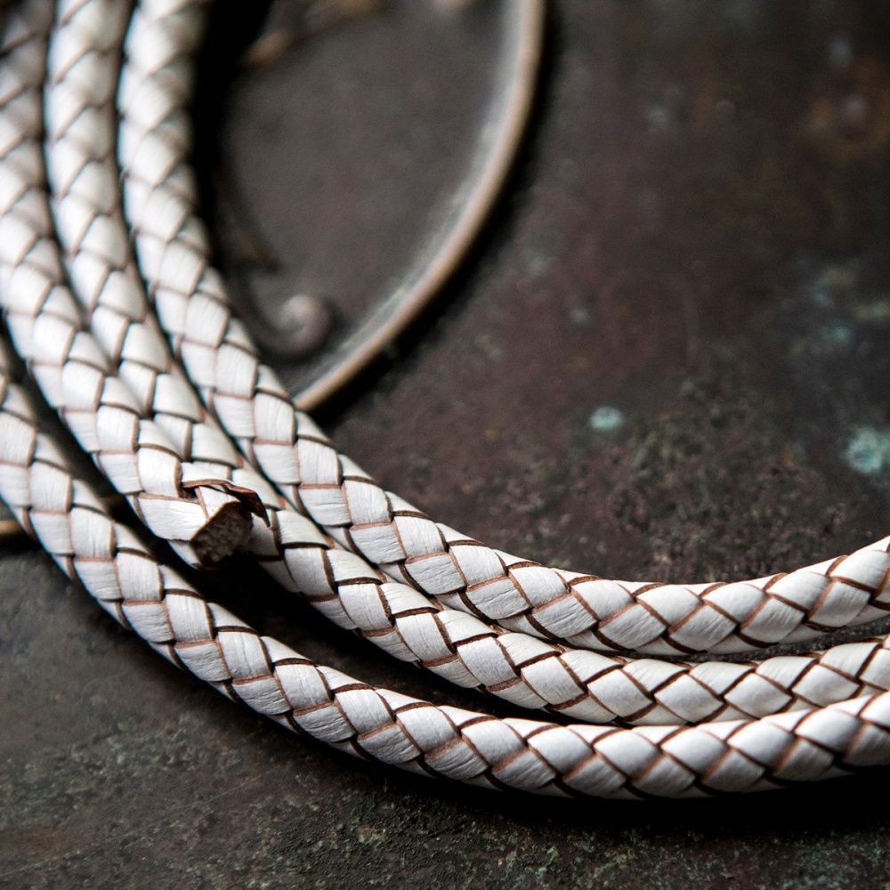 шнур кожаный круглый, плетеный, цвет белый, диаметр 5 мм