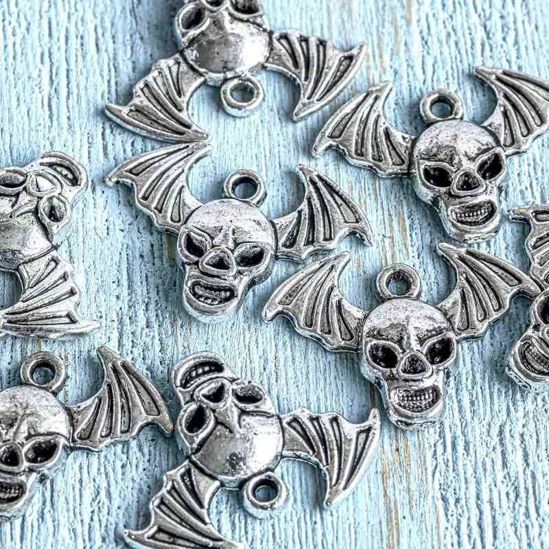 подвеска металлическая "череп c крыльями", античное серебро, 17x23x10 мм