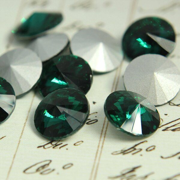 кабошон стекло риволи, цвет изумрудный, 14х7 мм