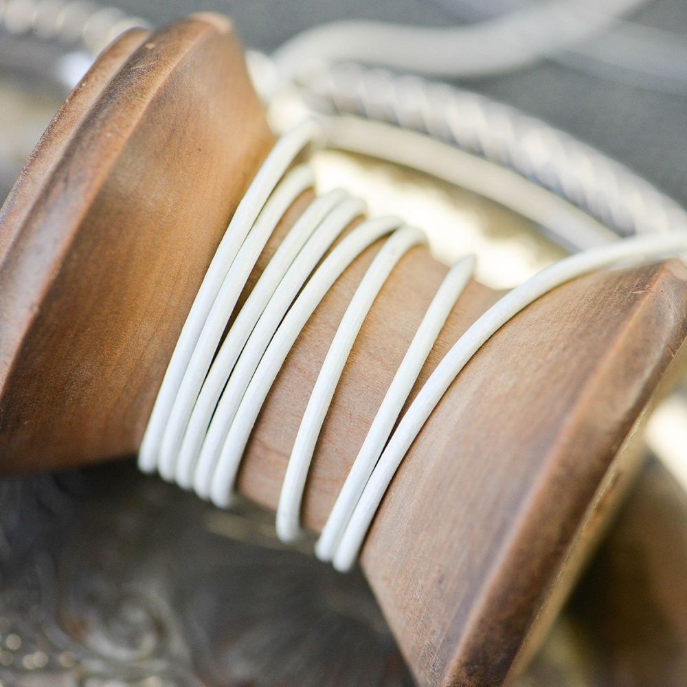 шнур кожаный, цвет айвори, диаметр 1.5 мм