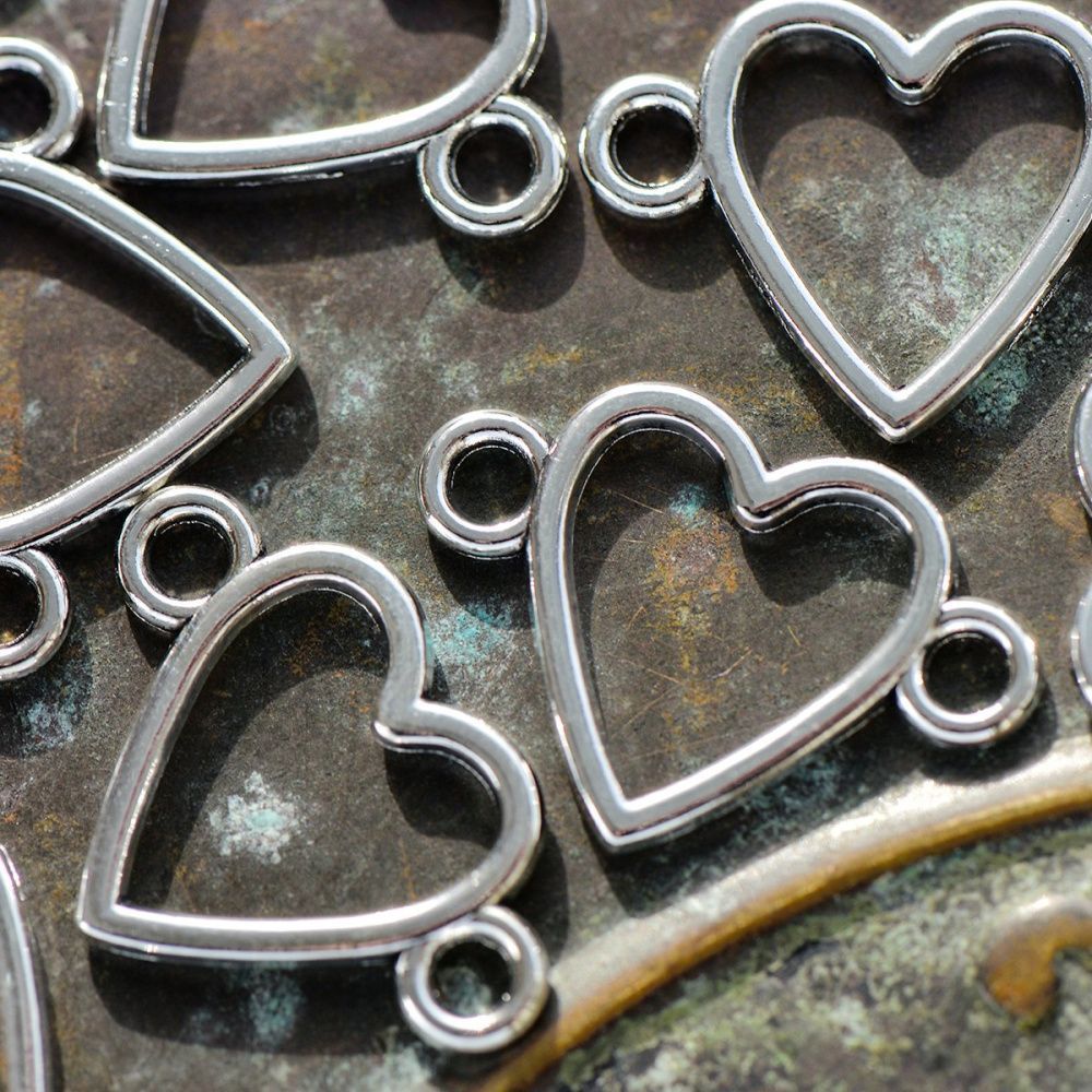 коннектор "сердце", цвет античное серебро, 23x16x1.5 мм