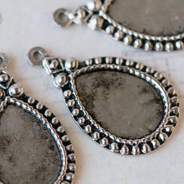 сеттинг каплевидный "слип", цвет античное серебро, 18х31х2 мм