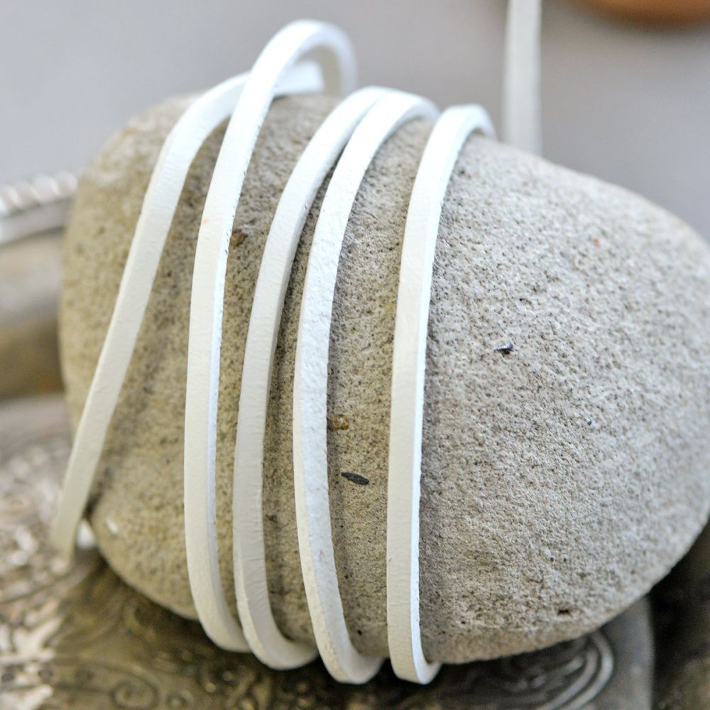 шнур кожаный, плоский, цвет белый, 3х2 мм