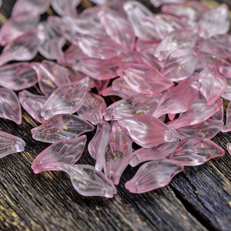 подвеска стеклянная "лепесток лилии", цвет розовый/золотистый, 20x9.5x3 мм