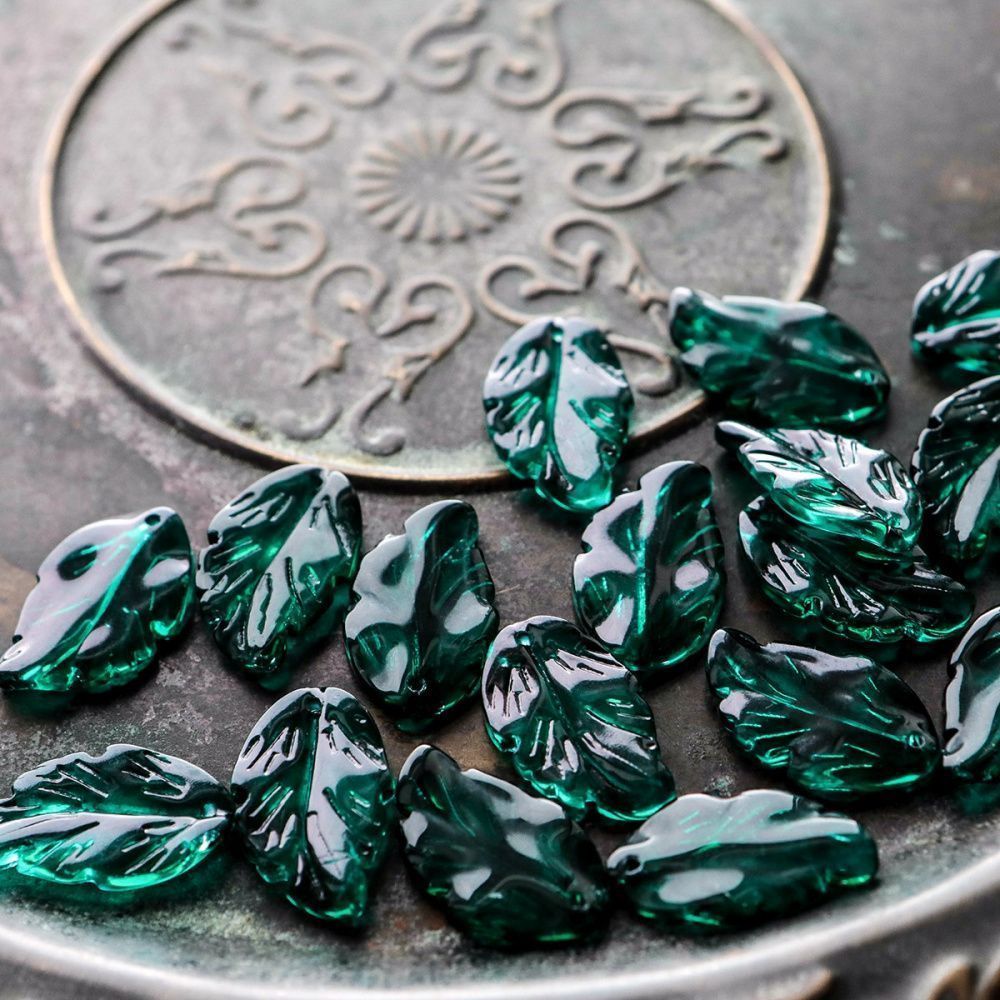 подвеска стеклянная "листик", цвет изумрудный, 28x17x3.5 мм