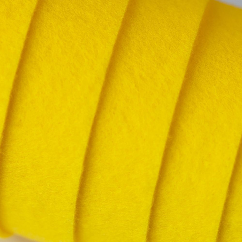 фетр 820 ярко-желтый, 1.2 мм, 28х33 см