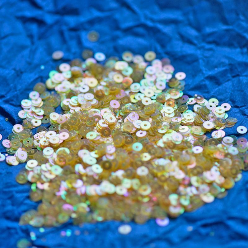 пайетки плоские, бледно-желтый перламутр радужный, 4 мм