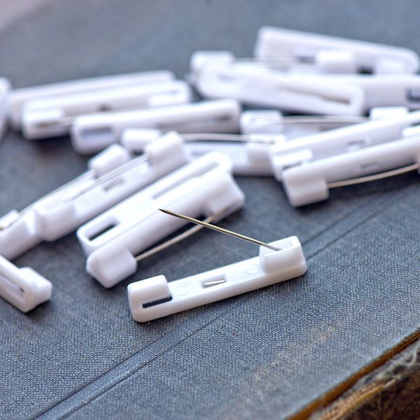 основа для броши "пластик", цвет белый, 36.5x8 мм