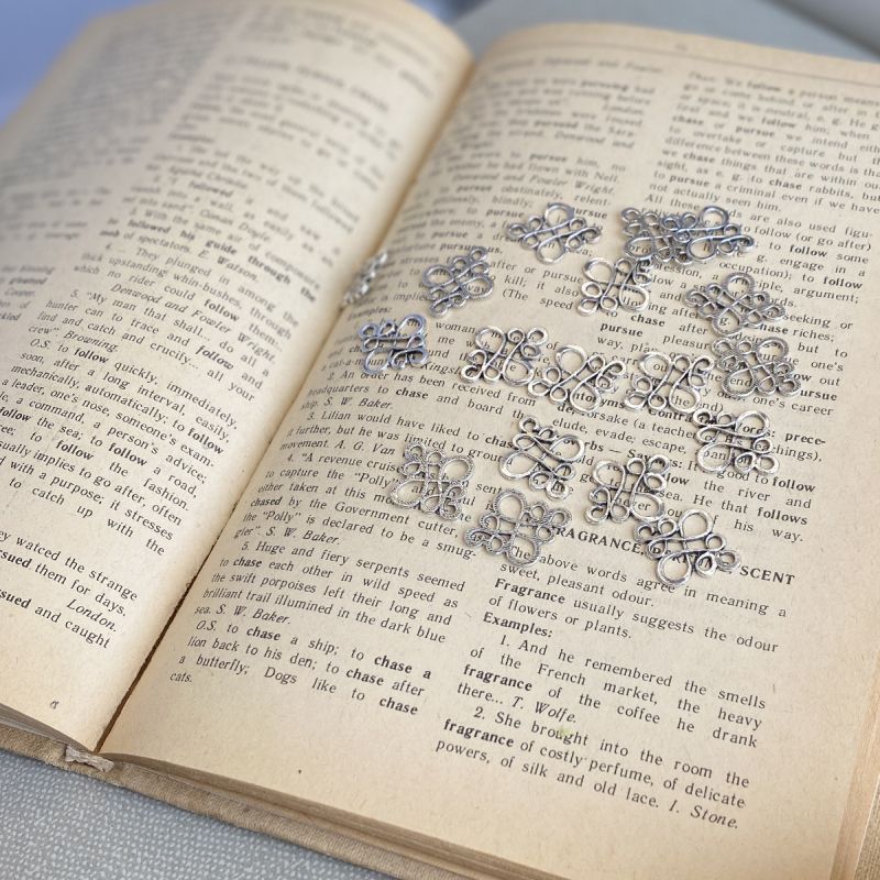 коннектор "контур", цвет античное серебро, 22x18.5x1 мм