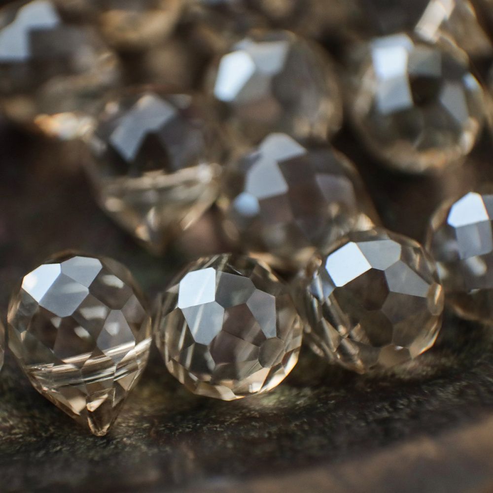 бусина "капля", граненая, стекло, цвет шампанского, 10-11x8 мм