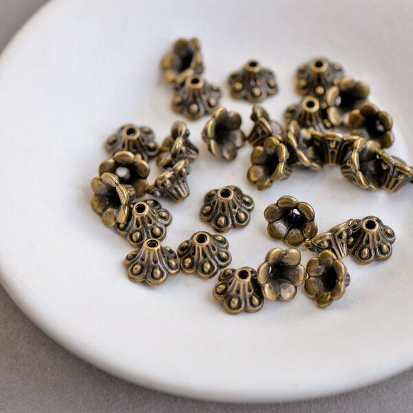 шапочка для бусин "колокольчик", цвет античная бронза, 10 мм