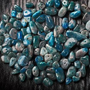 Бусина апатит, осколки, цвет светло-бирюзовый, размерный микс