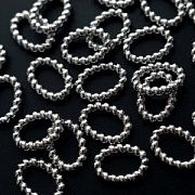 Колечко овальное витое, неразъемное, покрытие платина, 15.5x11.5x2.5 мм