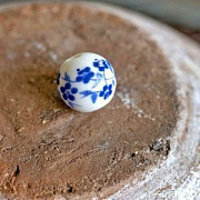 Бусина, керамика "Сакура", цвет бело-голубой, 10 мм
