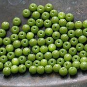 Бусина, стекло 4, цвет лайм, 4 мм (уп 50+/-5 шт)