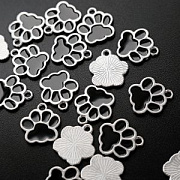 Подвеска металл "Собачья лапа", эмаль, цвет платина/черный, 17.5x16 мм