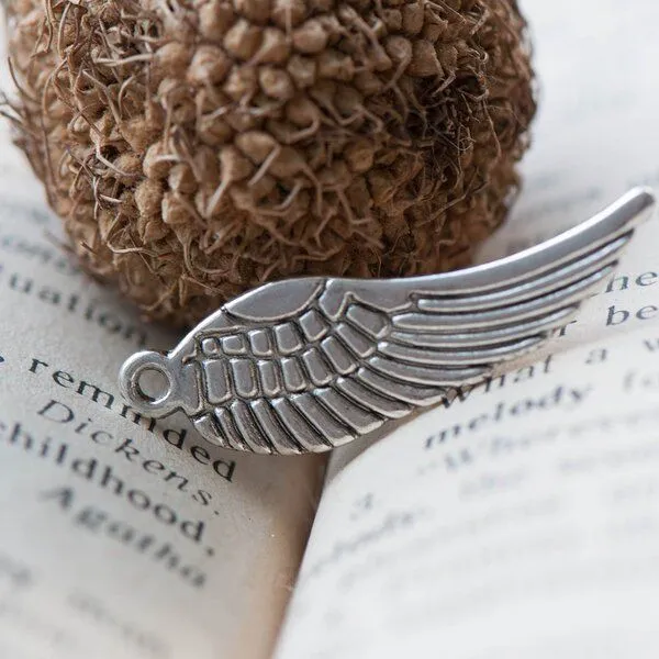 подвеска металлическая "крыло", цвет античное серебро, 30х9.5 мм