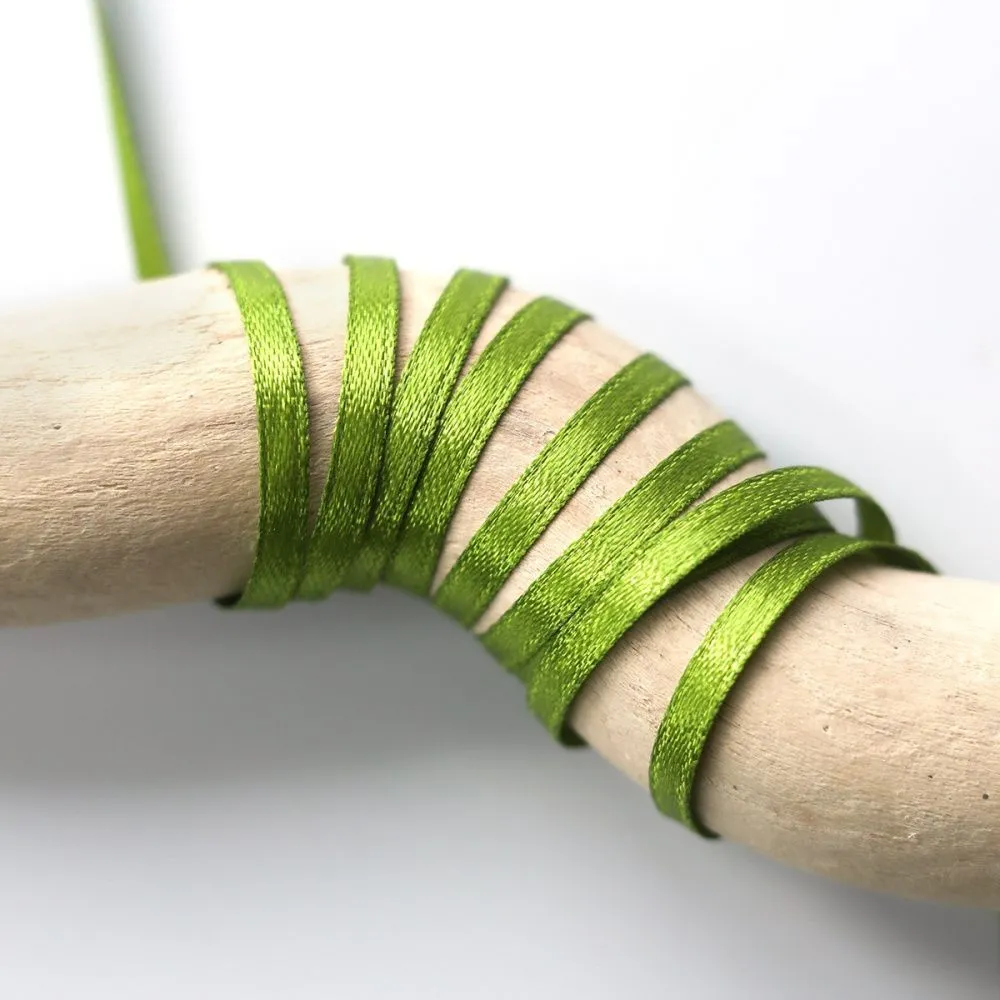 лента, атлас, цвет желто-зеленый, ширина 3 мм ленты