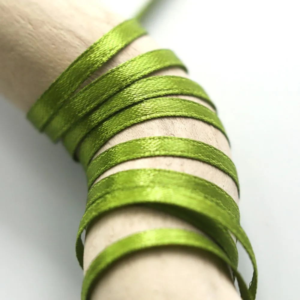 лента, атлас, цвет желто-зеленый, ширина 3 мм ленты