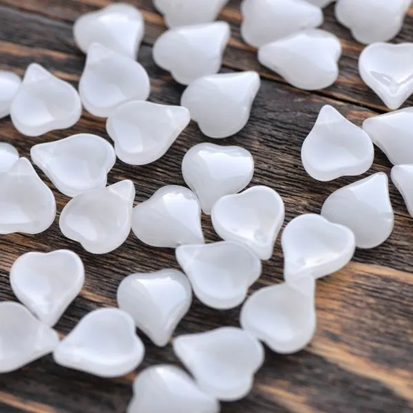 подвеска стеклянная "лепесток бальзамина", цвет белый, 15x12x4.5 мм