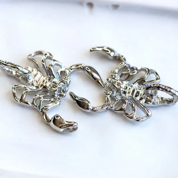 подвеска металлическая "скорпион", цвет платина, 38x28x10 мм